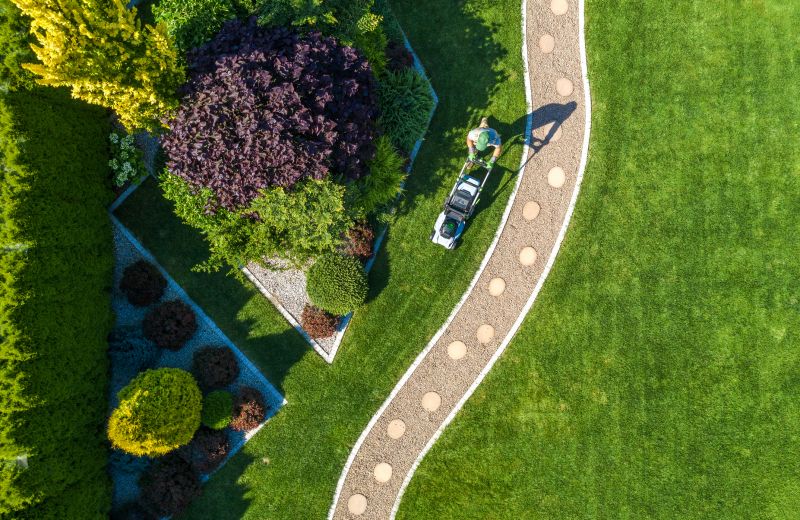 Residential Lawn Mowing